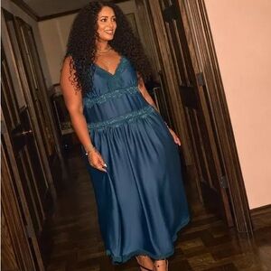 Elegant Teal Maxi Dress with Lace Detail